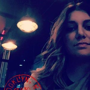 Meet your Posher, Jenna in Boston